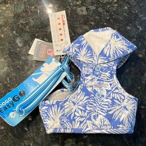 Dogo easily go Hawaiian harness. Size Large with matching leash.
